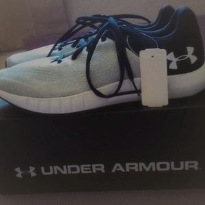 Under Armour Women's Micro G Pursuit shoes ✨Final price✨